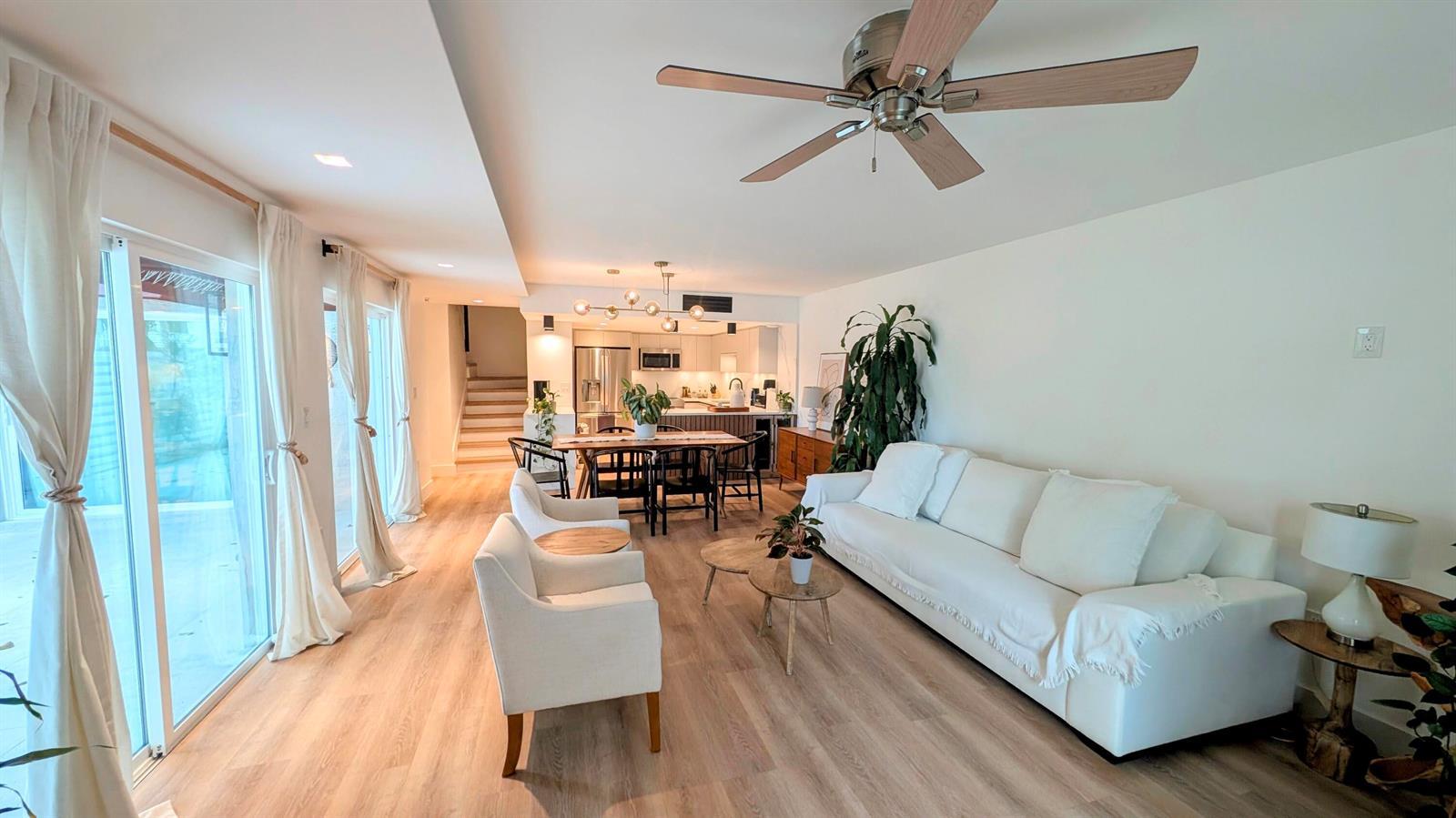 Listing photo 2 for 503 NW 98TH Avenue, Plantation, FL, 33324