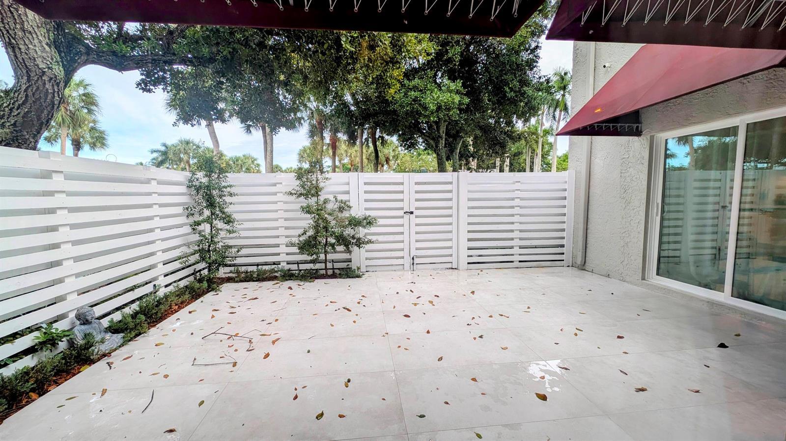 Listing photo 3 for 503 NW 98TH Avenue, Plantation, FL, 33324