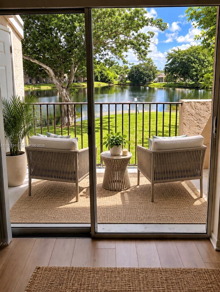 Listing photo 1 for 2151 NW 96th Ter Unit#15G, Pembroke Pines, FL, 33024