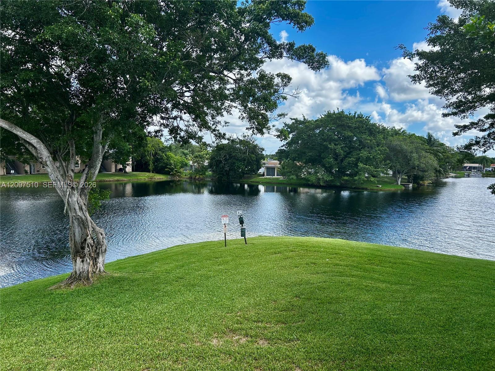 Listing photo 5 for 2151 NW 96th Ter Unit#15G, Pembroke Pines, FL, 33024