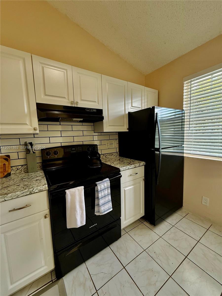 Listing photo 3 for 4297 NW 114th Ter Unit#4297, Coral Springs, FL, 33065
