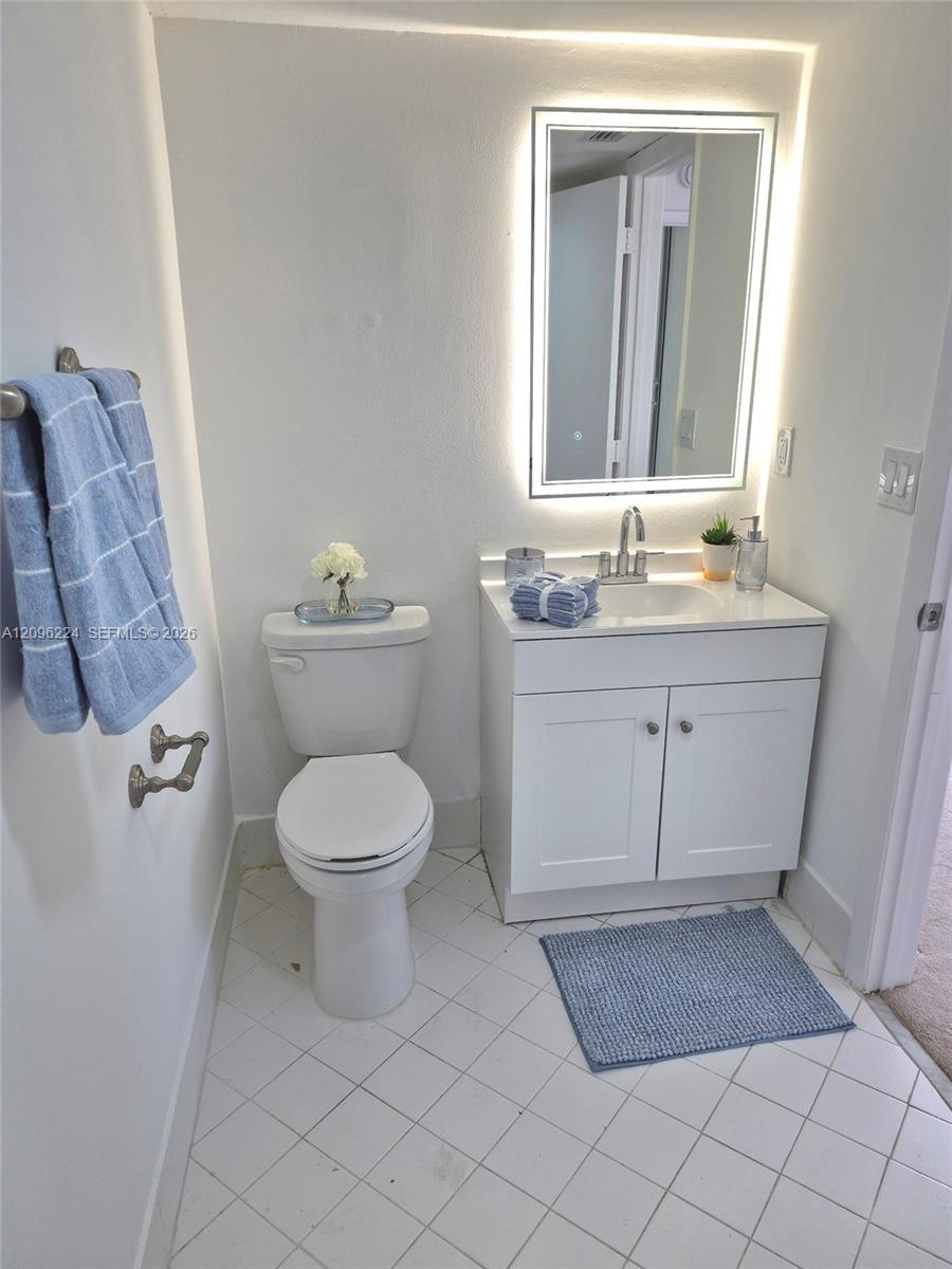 Listing photo 13 for 1931 Sabal Palm Dr Unit#203, Davie, FL, 33324
