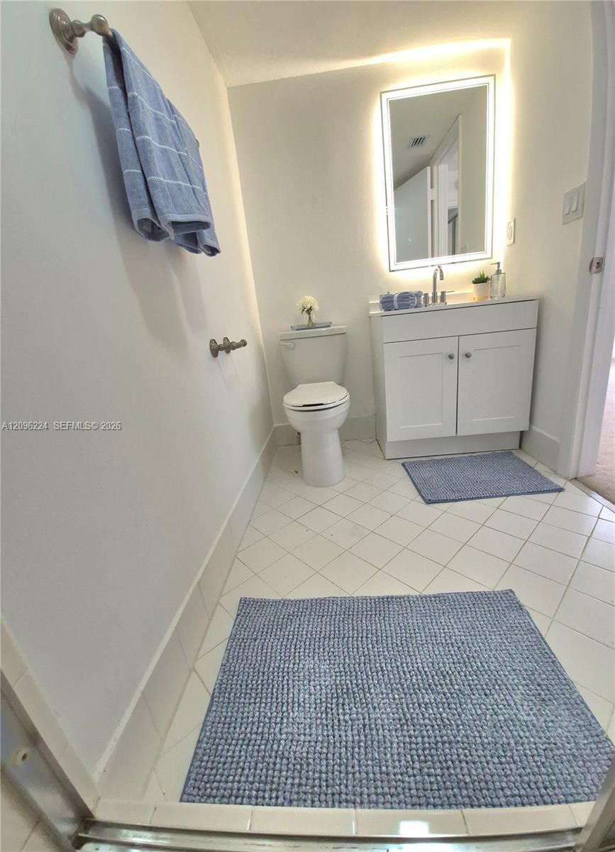 Listing photo 14 for 1931 Sabal Palm Dr Unit#203, Davie, FL, 33324