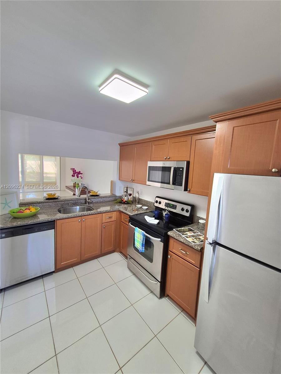 Listing photo 4 for 1931 Sabal Palm Dr Unit#203, Davie, FL, 33324