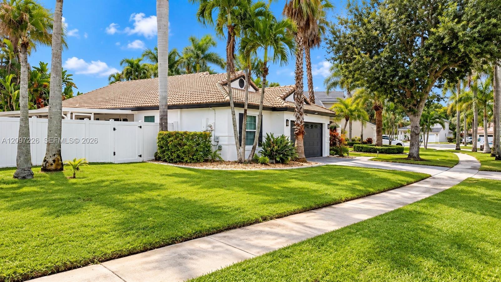 Listing photo 3 for 17542 NW 12th St, Pembroke Pines, FL, 33029