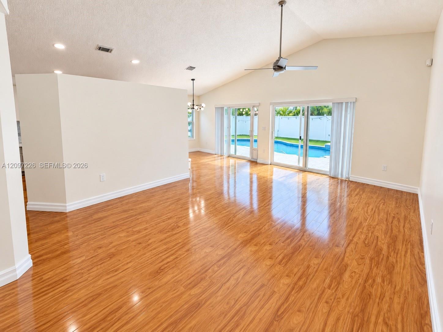 Listing photo 8 for 17542 NW 12th St, Pembroke Pines, FL, 33029