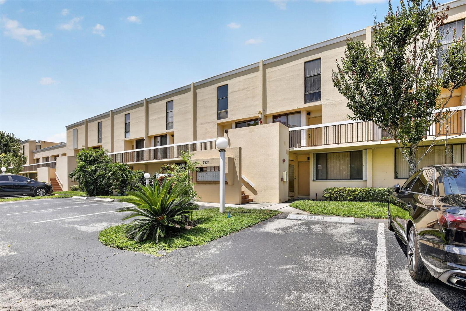 Listing photo 2 for 2931 SW 87TH Terrace Unit#1922, Davie, FL, 33328
