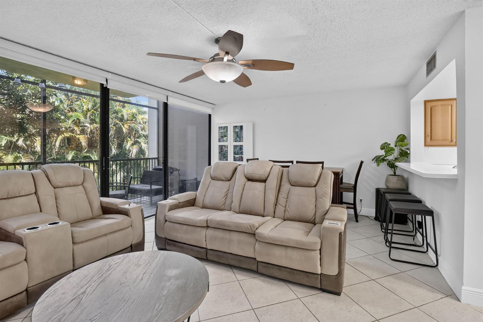 Listing photo 11 for 2931 SW 87TH Terrace Unit#1922, Davie, FL, 33328