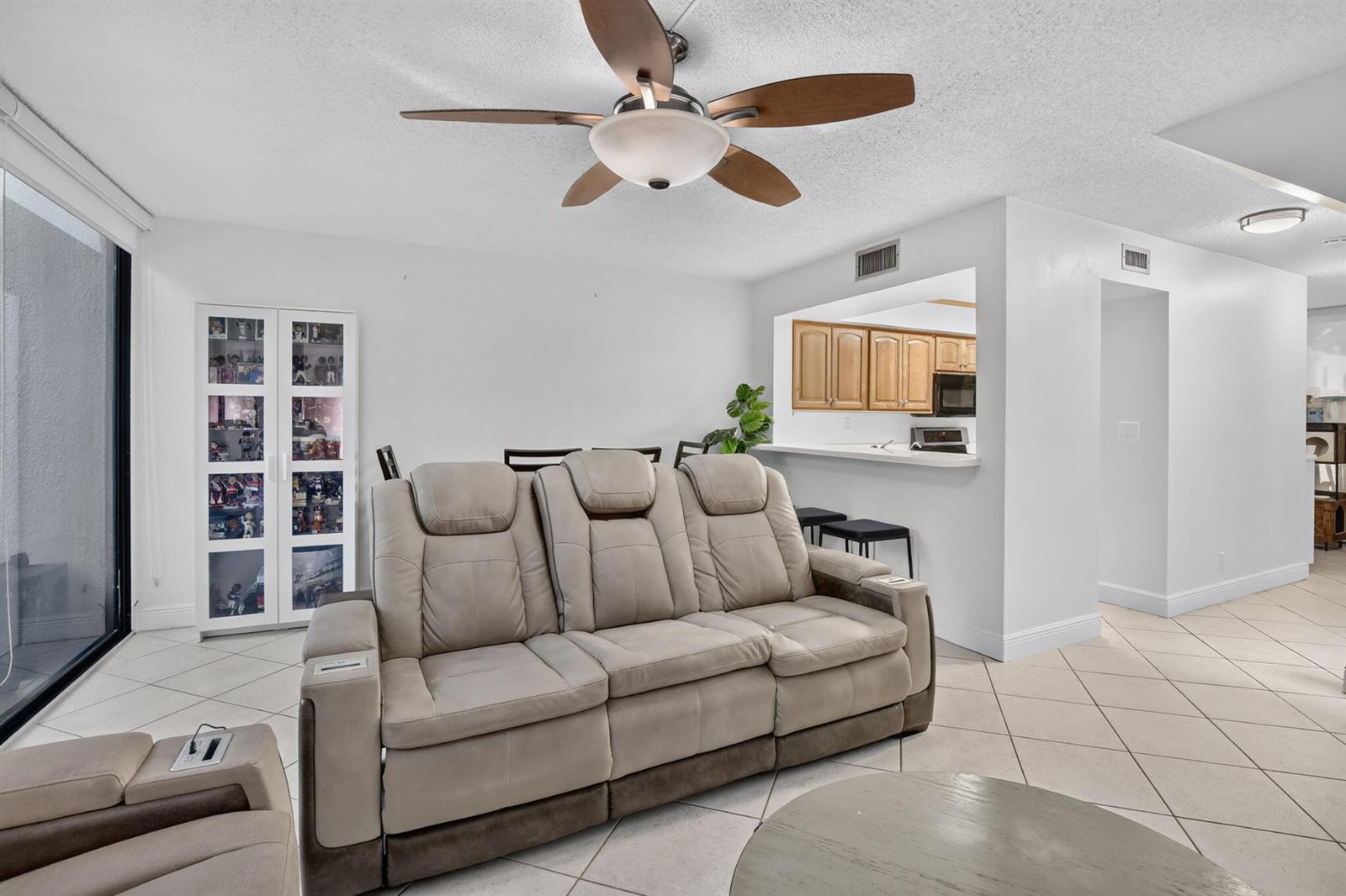 Listing photo 12 for 2931 SW 87TH Terrace Unit#1922, Davie, FL, 33328