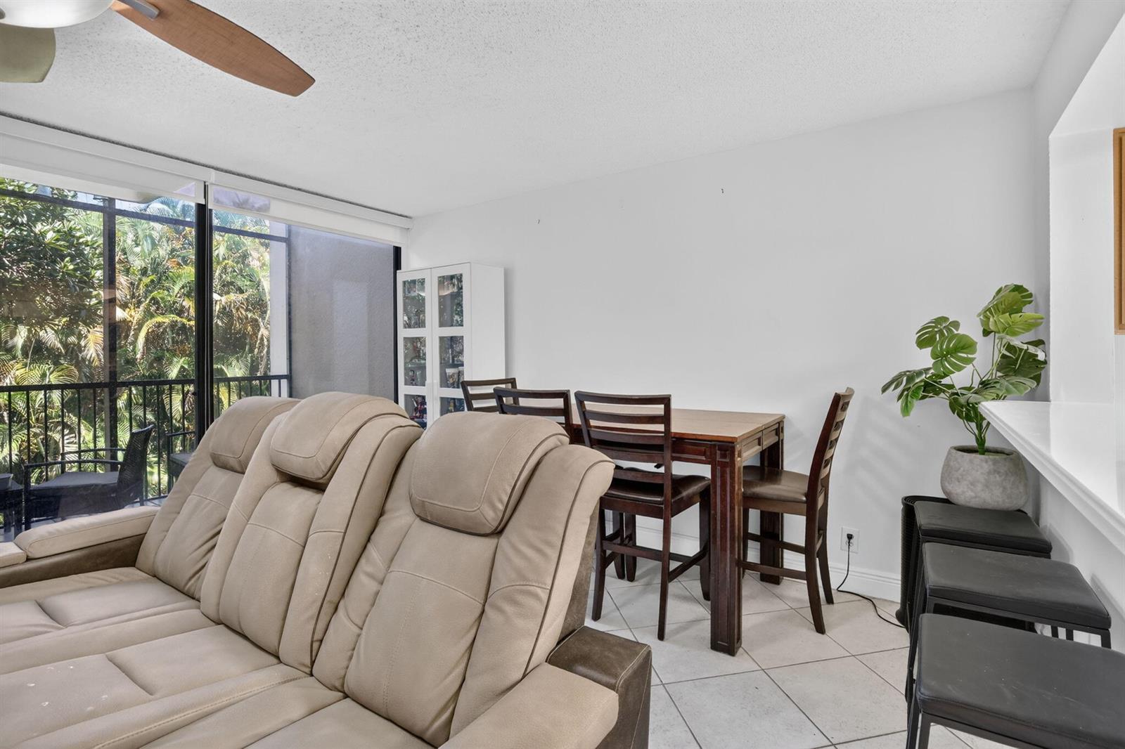 Listing photo 13 for 2931 SW 87TH Terrace Unit#1922, Davie, FL, 33328