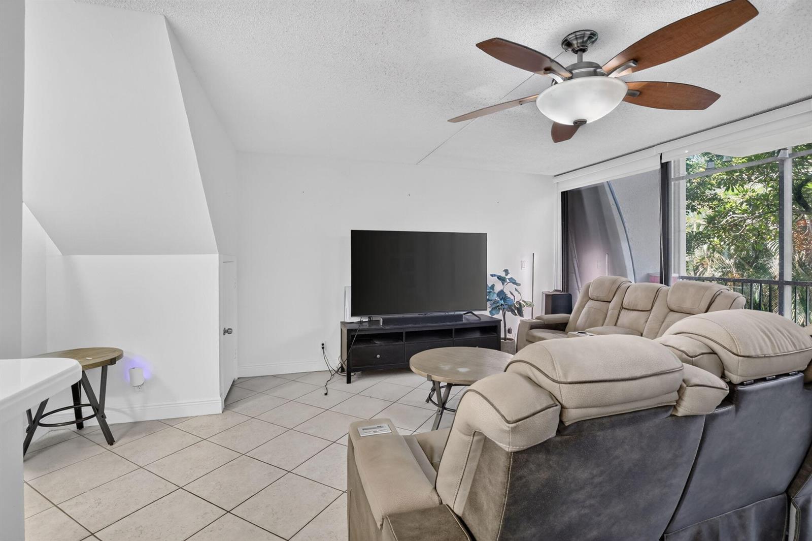 Listing photo 14 for 2931 SW 87TH Terrace Unit#1922, Davie, FL, 33328