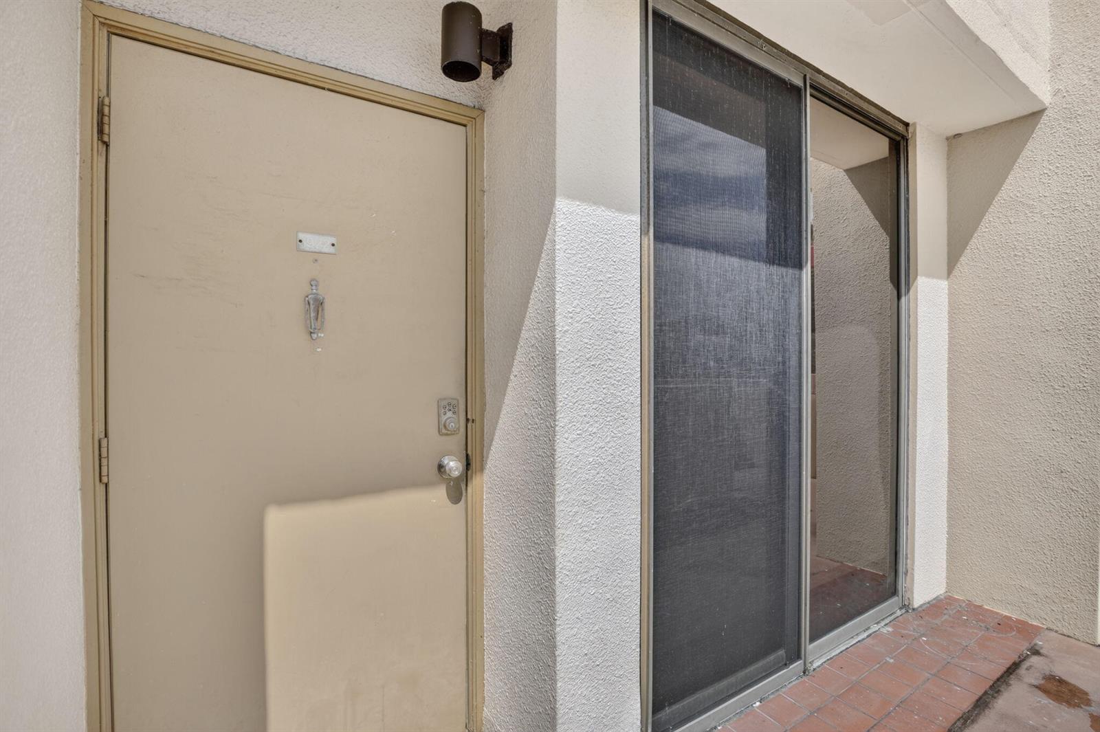 Listing photo 4 for 2931 SW 87TH Terrace Unit#1922, Davie, FL, 33328
