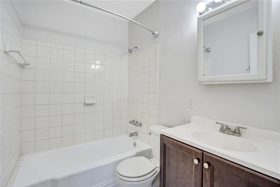 Listing photo 11 for 7741 NW 33RD Street, Davie, FL, 33024