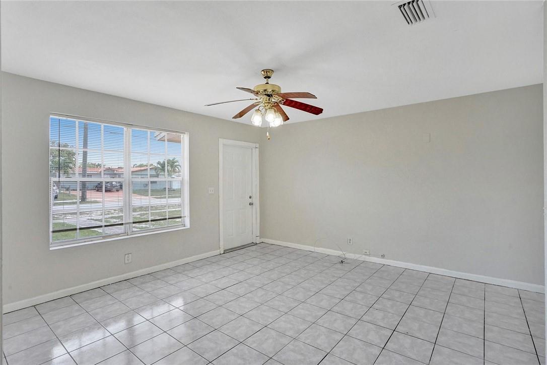 Listing photo 12 for 7741 NW 33RD Street, Davie, FL, 33024