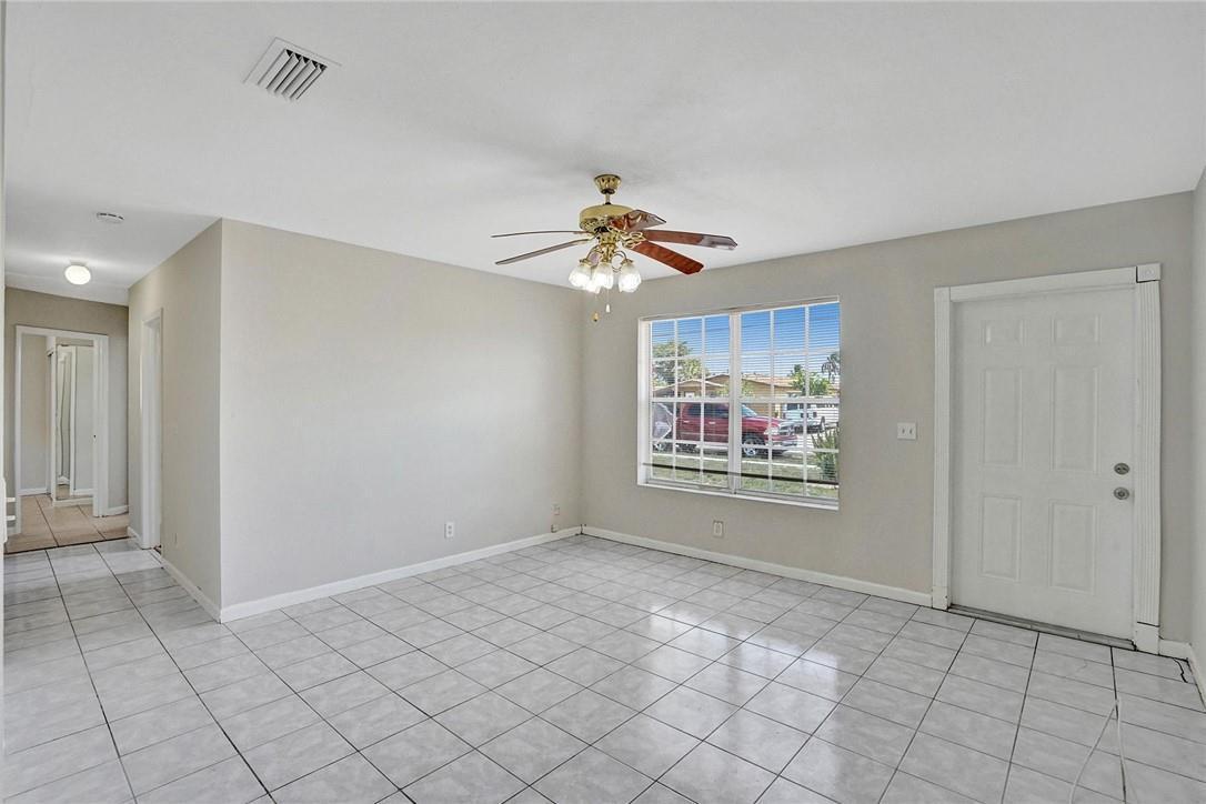 Listing photo 13 for 7741 NW 33RD Street, Davie, FL, 33024