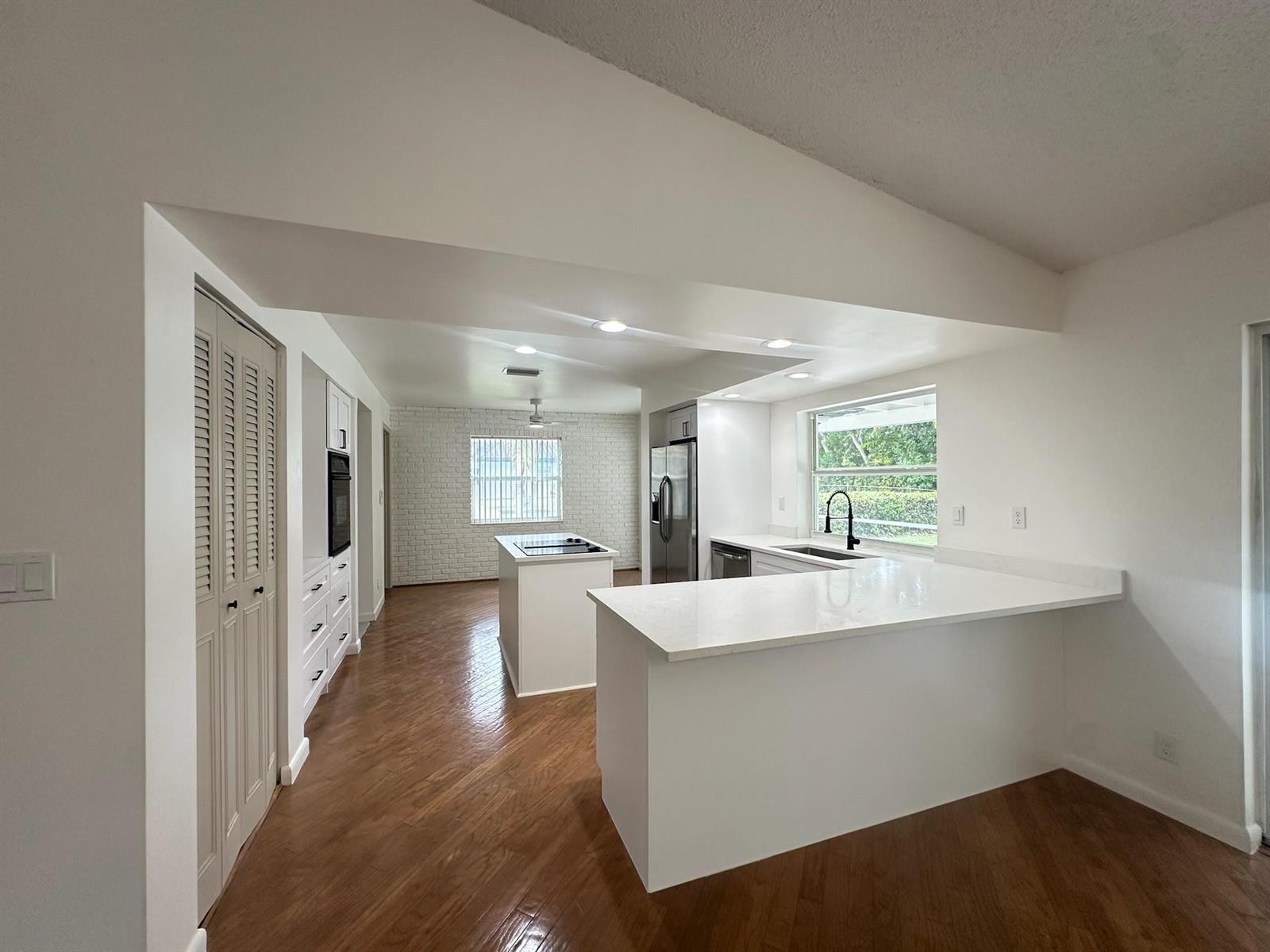 Listing photo 11 for 9135 NW 3RD Court, Coral Springs, FL, 33071