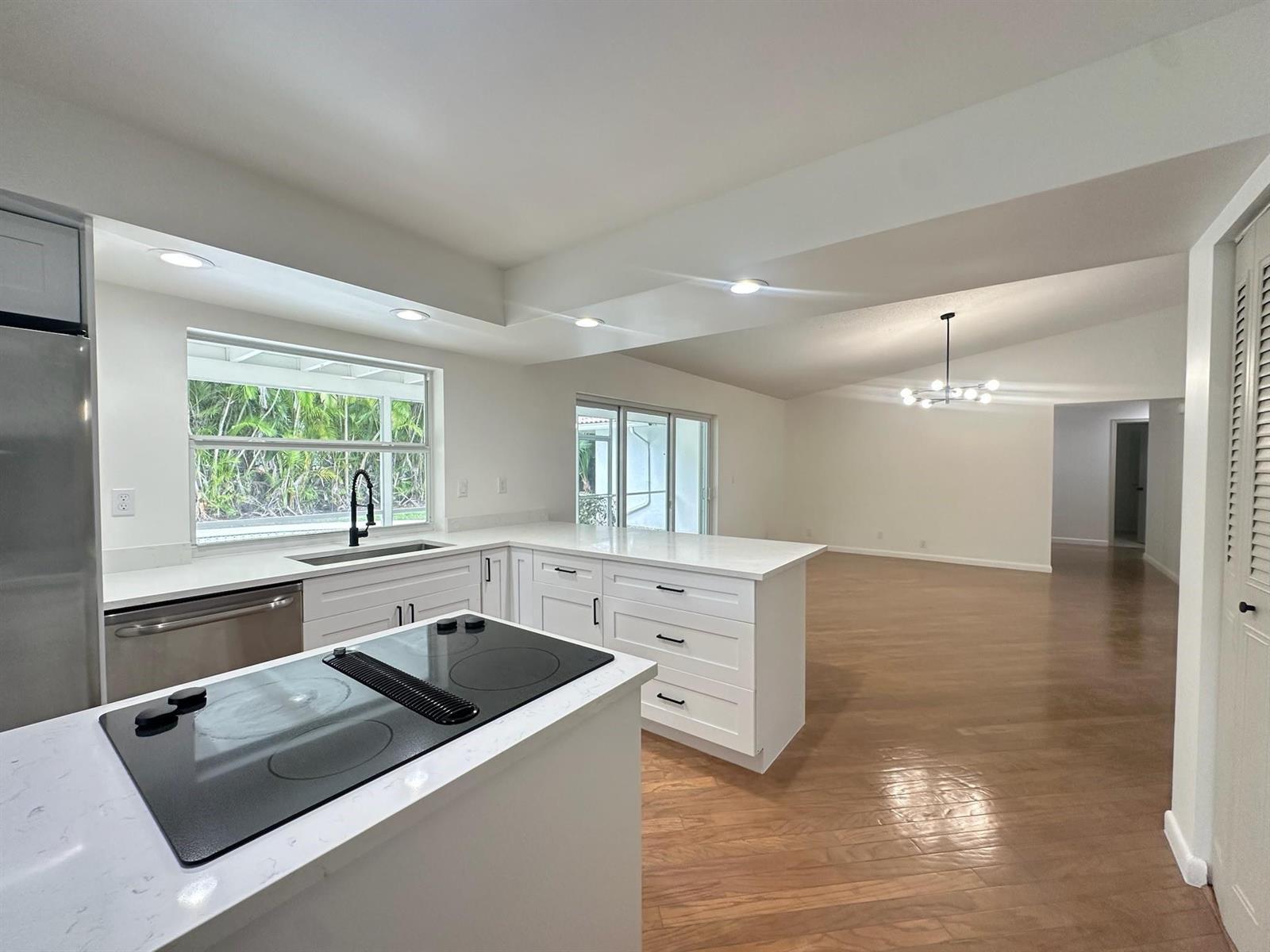 Listing photo 12 for 9135 NW 3RD Court, Coral Springs, FL, 33071