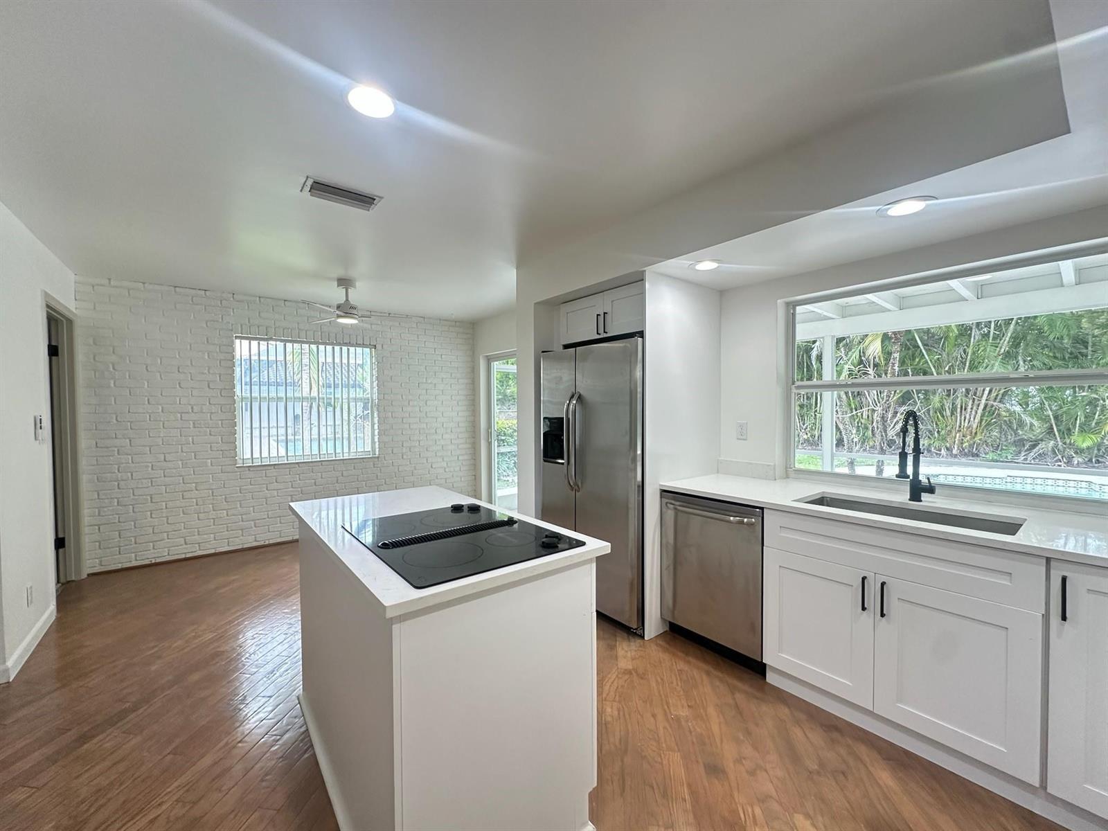 Listing photo 13 for 9135 NW 3RD Court, Coral Springs, FL, 33071