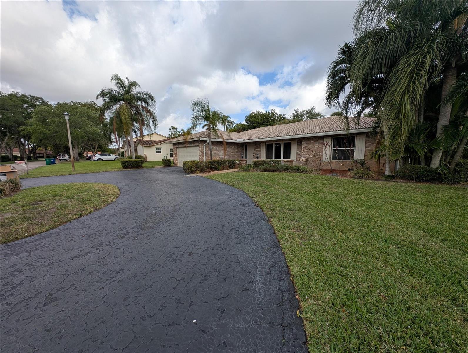 Listing photo 3 for 9135 NW 3RD Court, Coral Springs, FL, 33071