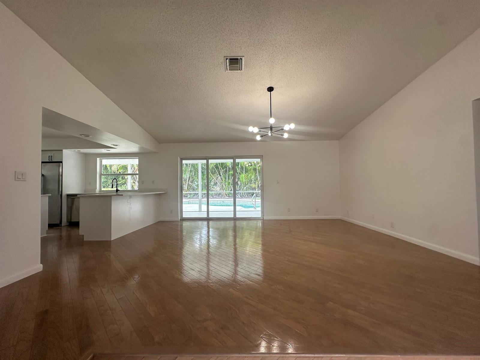 Listing photo 8 for 9135 NW 3RD Court, Coral Springs, FL, 33071