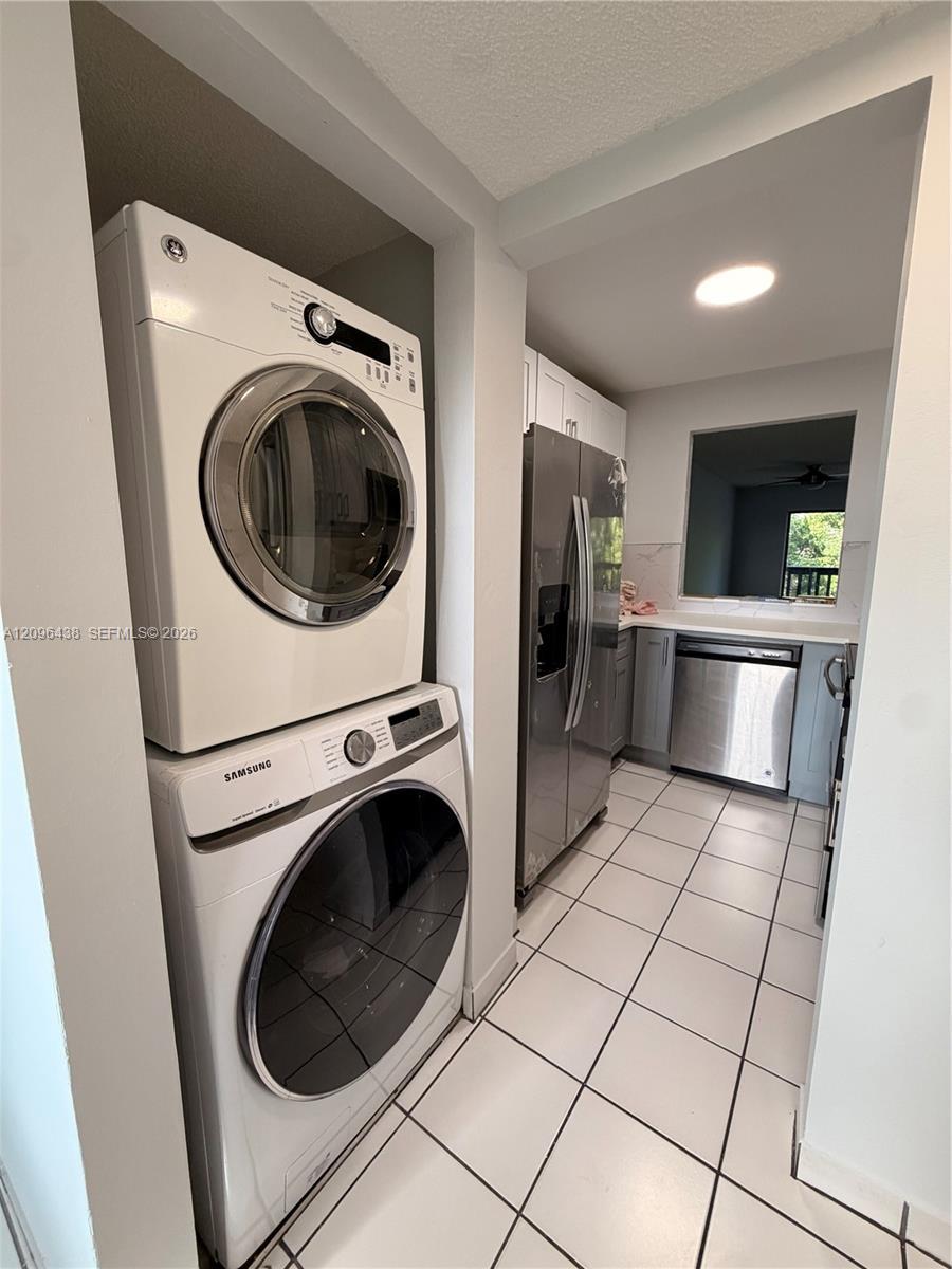 Listing photo 11 for 1021 Mockingbird Ln Unit#404, Plantation, FL, 33324