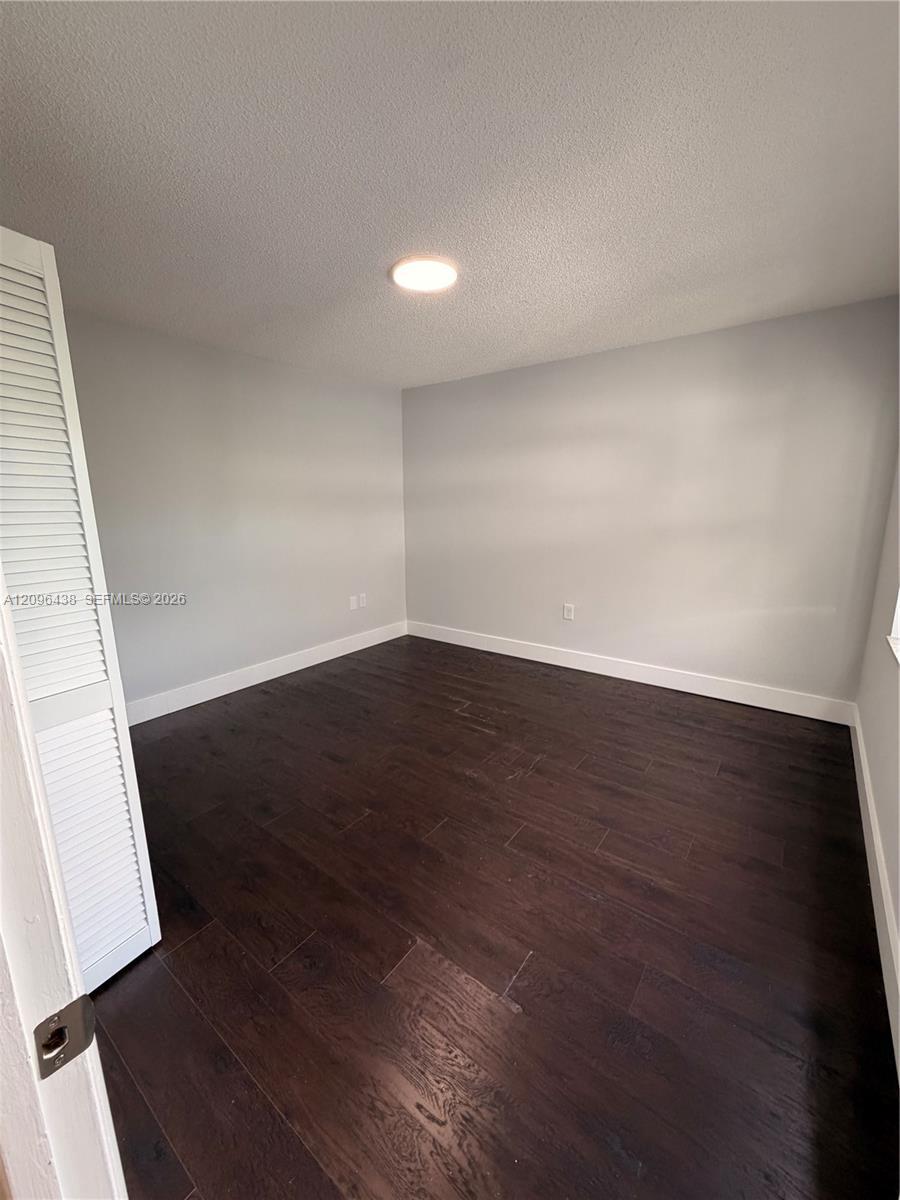 Listing photo 12 for 1021 Mockingbird Ln Unit#404, Plantation, FL, 33324