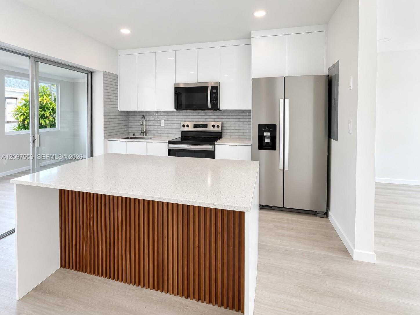 Listing photo 6 for 4570 NW 17th, Tamarac, FL, 33309