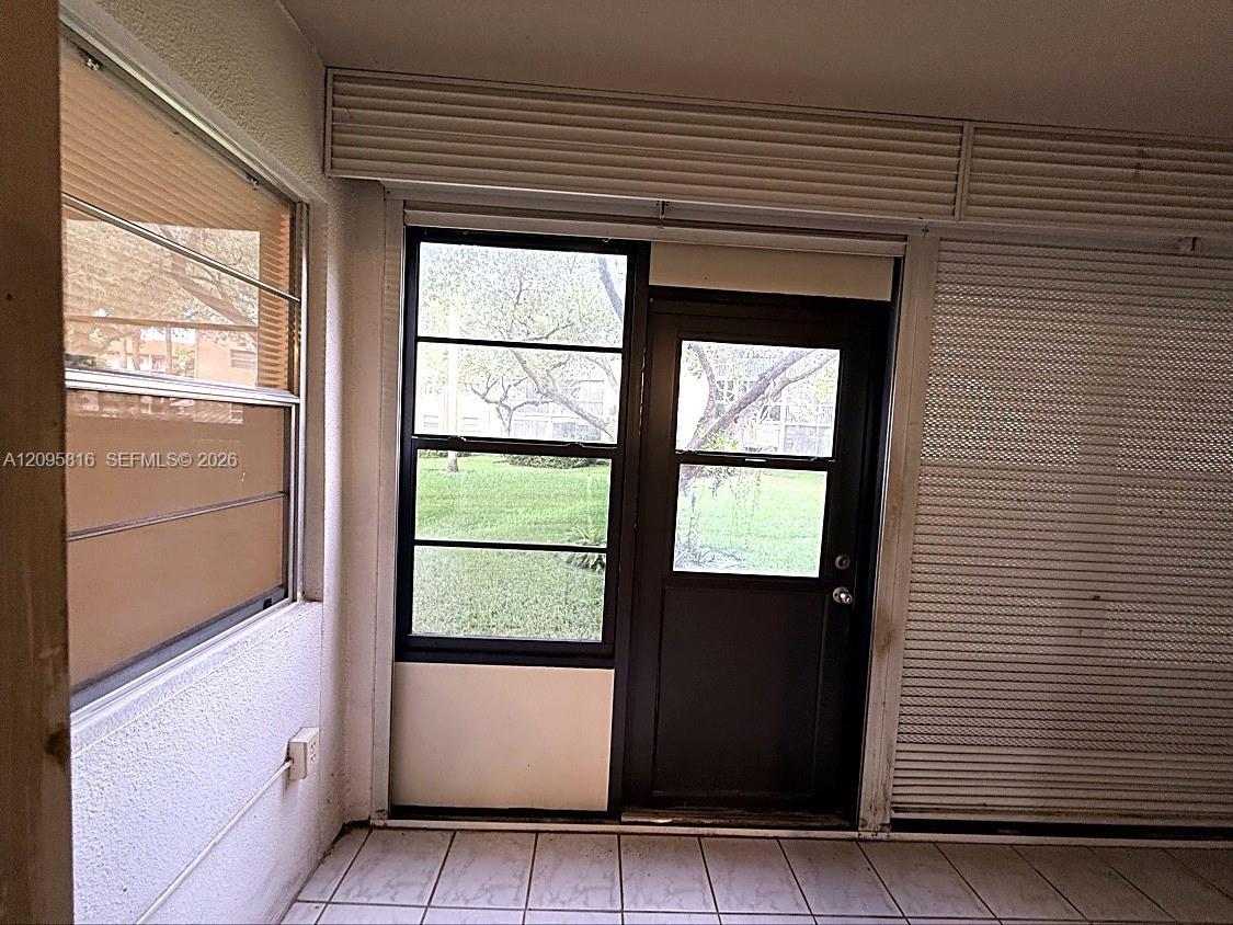 Listing photo 11 for 1200 SW 124th Terrace Unit#101O, Pembroke Pines, FL, 33027