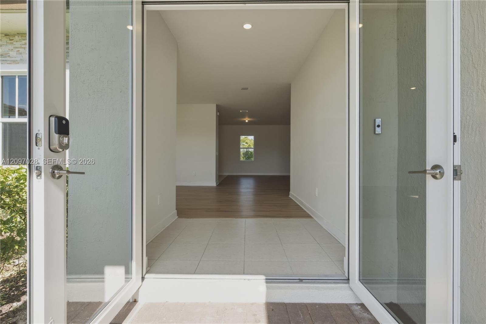 Listing photo 6 for 4372 SW 122nd Ter Unit#0, Davie, FL, 33330