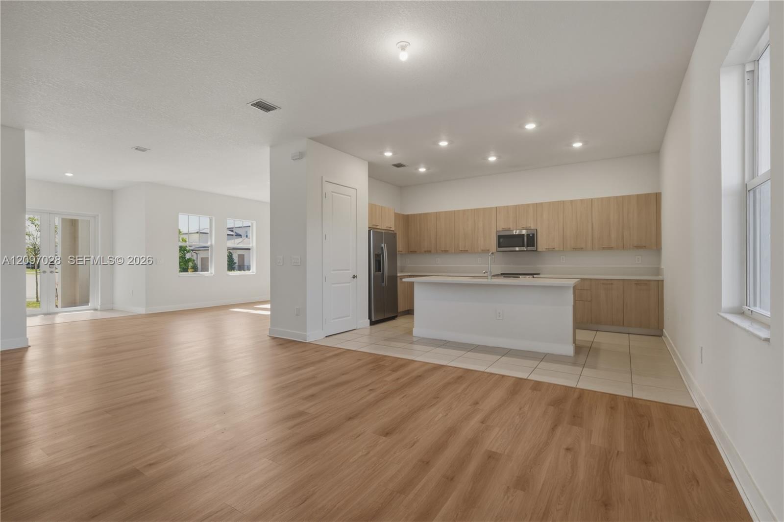 Listing photo 8 for 4372 SW 122nd Ter Unit#0, Davie, FL, 33330