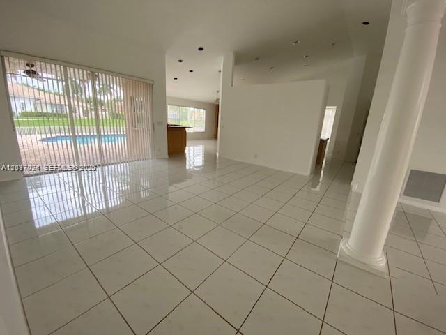 Listing photo 4 for 531 NW 108th Ave, Plantation, FL, 33324