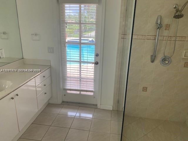 Listing photo 10 for 531 NW 108th Ave, Plantation, FL, 33324