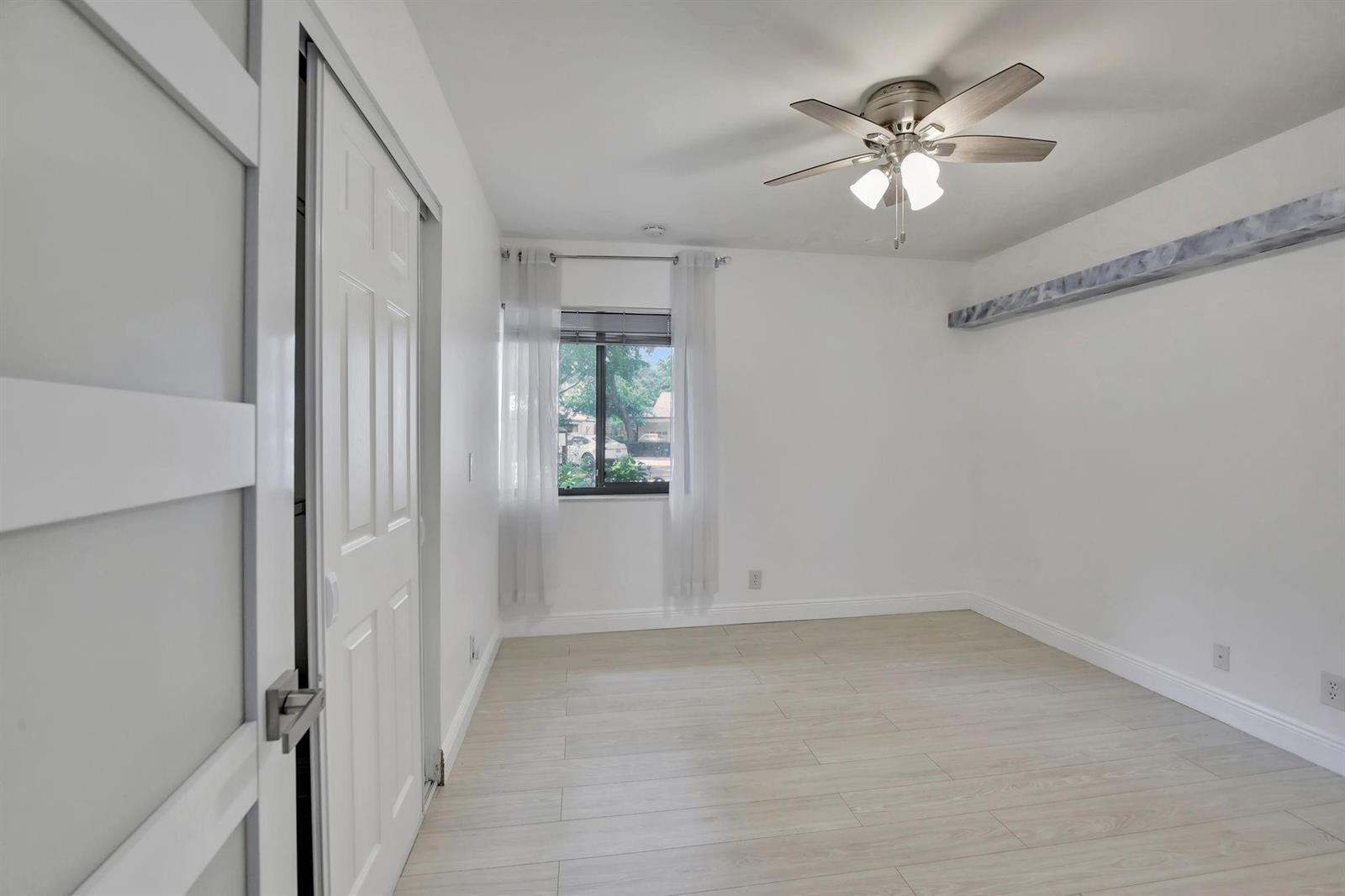 Listing photo 12 for 9341 Chelsea Drive, Plantation, FL, 33324