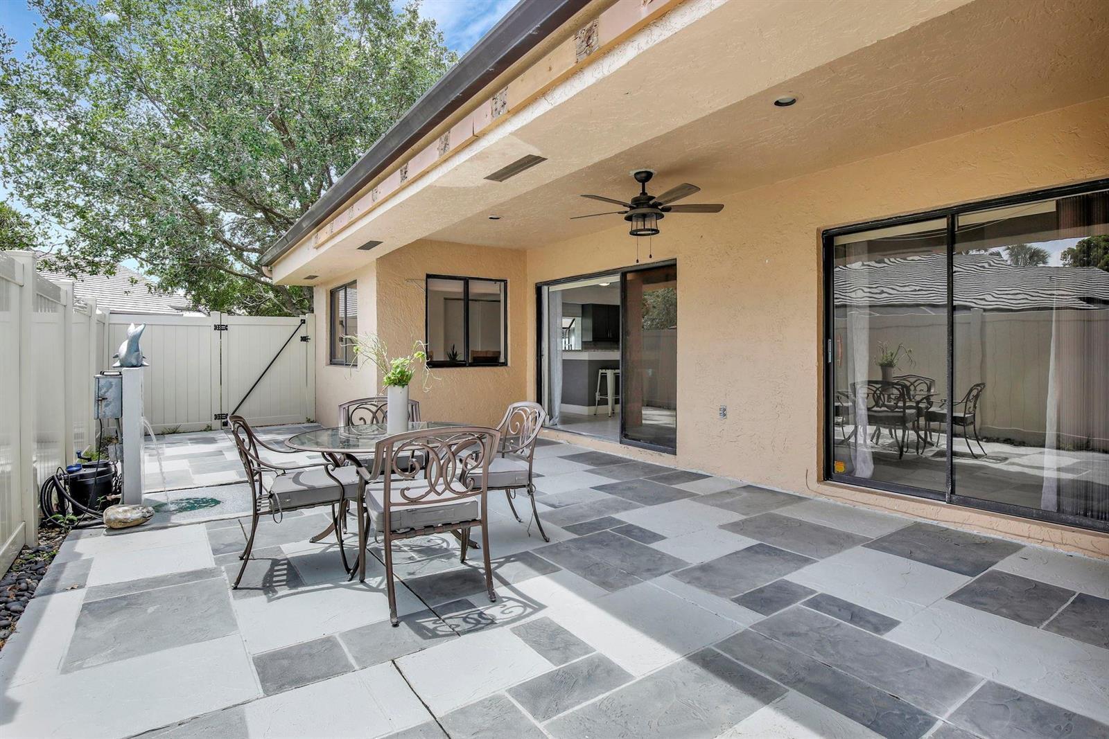 Listing photo 6 for 9341 Chelsea Drive, Plantation, FL, 33324
