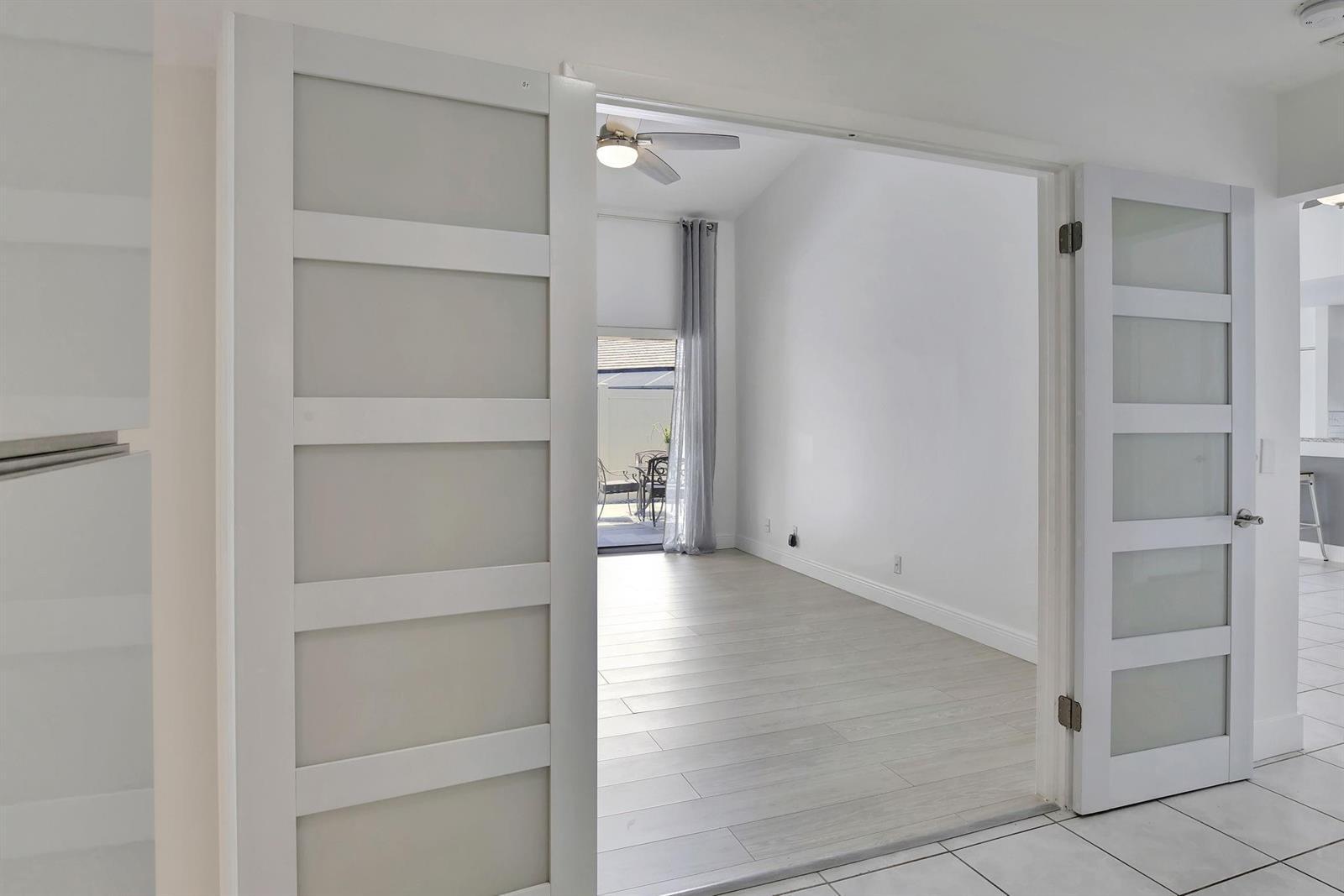 Listing photo 10 for 9341 Chelsea Drive, Plantation, FL, 33324