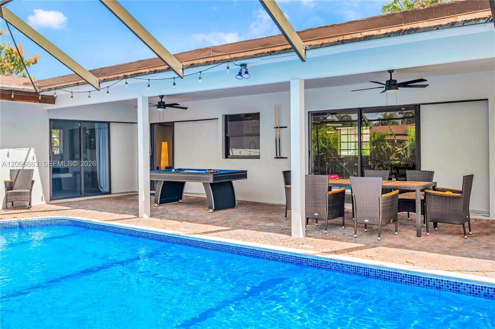 Listing photo 7 for 1111 NW 70th Ter Unit#1111, Plantation, FL, 33313