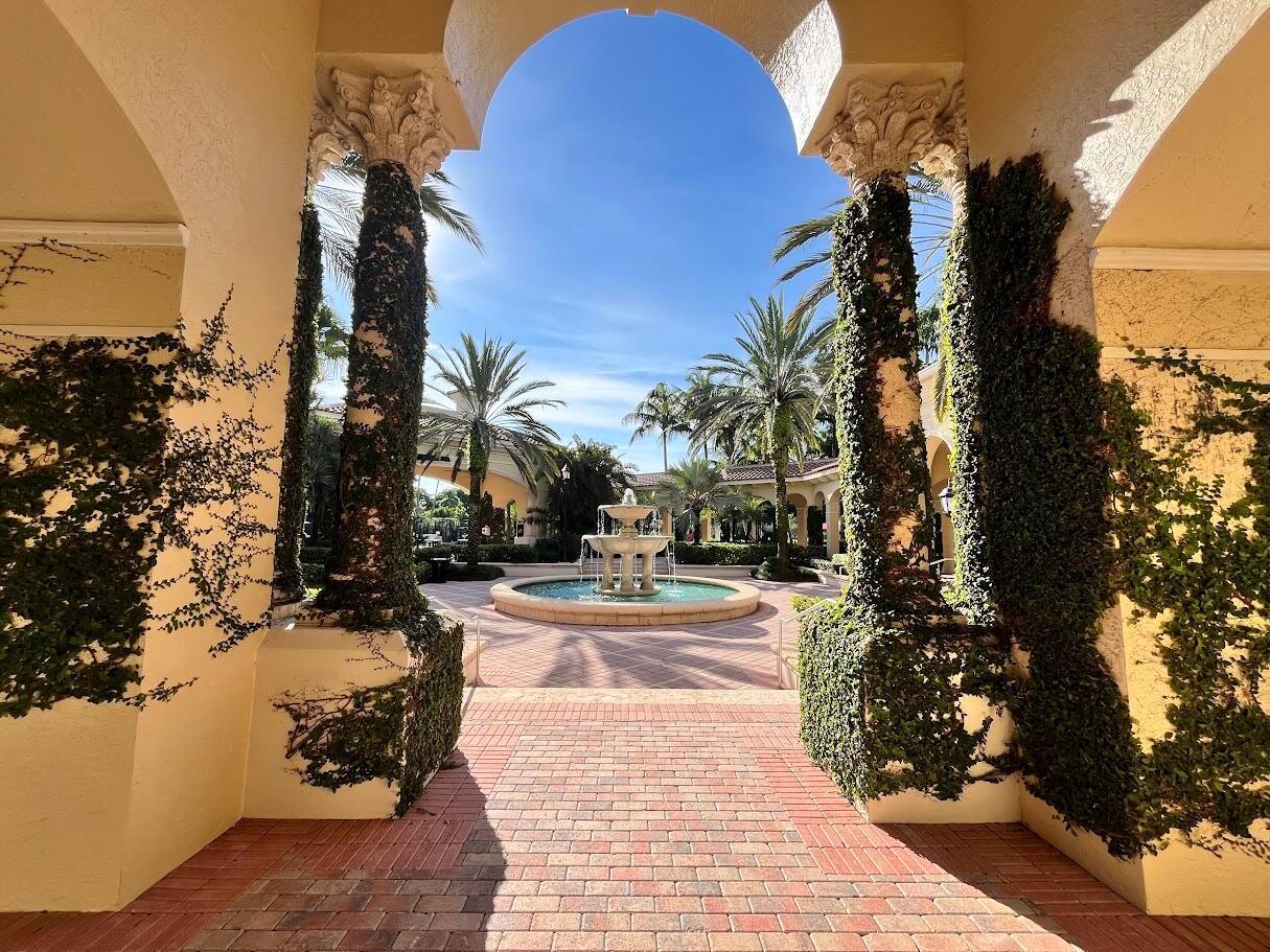 Listing photo 5 for 10997 CANARY ISLAND Court, Plantation, FL, 33324