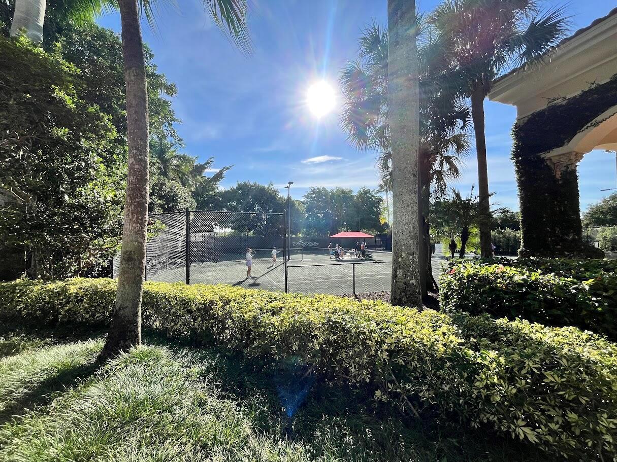 Listing photo 7 for 10997 CANARY ISLAND Court, Plantation, FL, 33324
