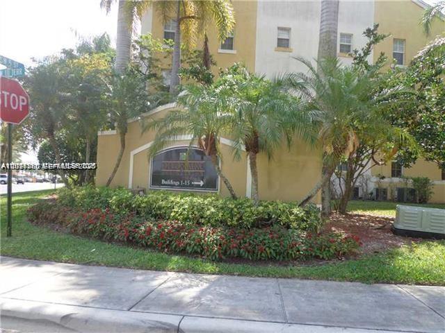 Listing photo 2 for 720 SW 111th Ave Unit#207, Pembroke Pines, FL, 33025