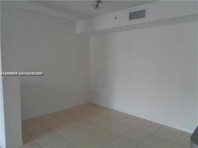 Listing photo 11 for 720 SW 111th Ave Unit#207, Pembroke Pines, FL, 33025