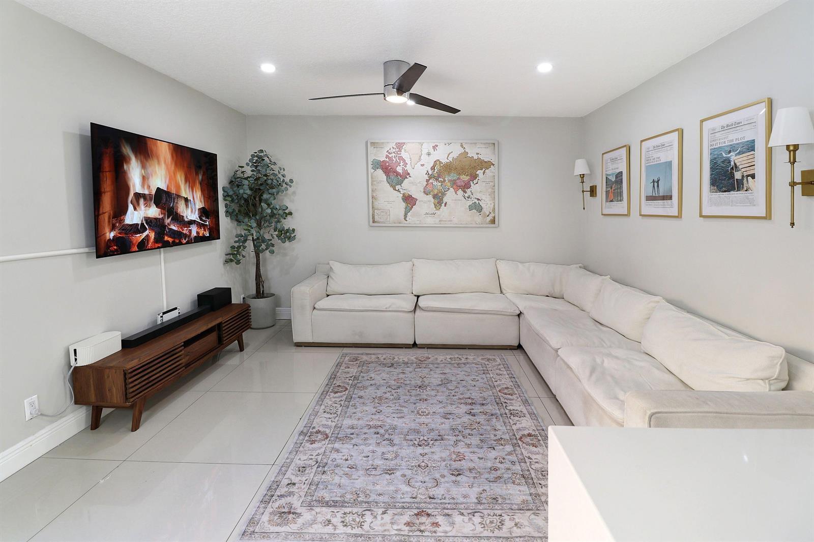 Listing photo 14 for 11303 LAKEVIEW Drive Unit#8-M, Coral Springs, FL, 33071