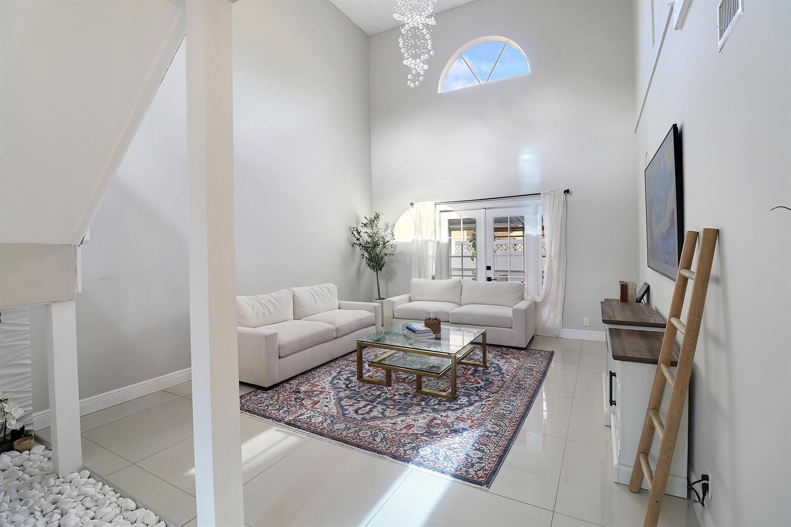 Listing photo 3 for 11303 LAKEVIEW Drive Unit#8-M, Coral Springs, FL, 33071