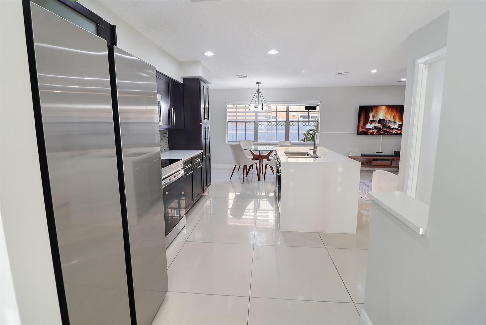Listing photo 9 for 11303 LAKEVIEW Drive Unit#8-M, Coral Springs, FL, 33071