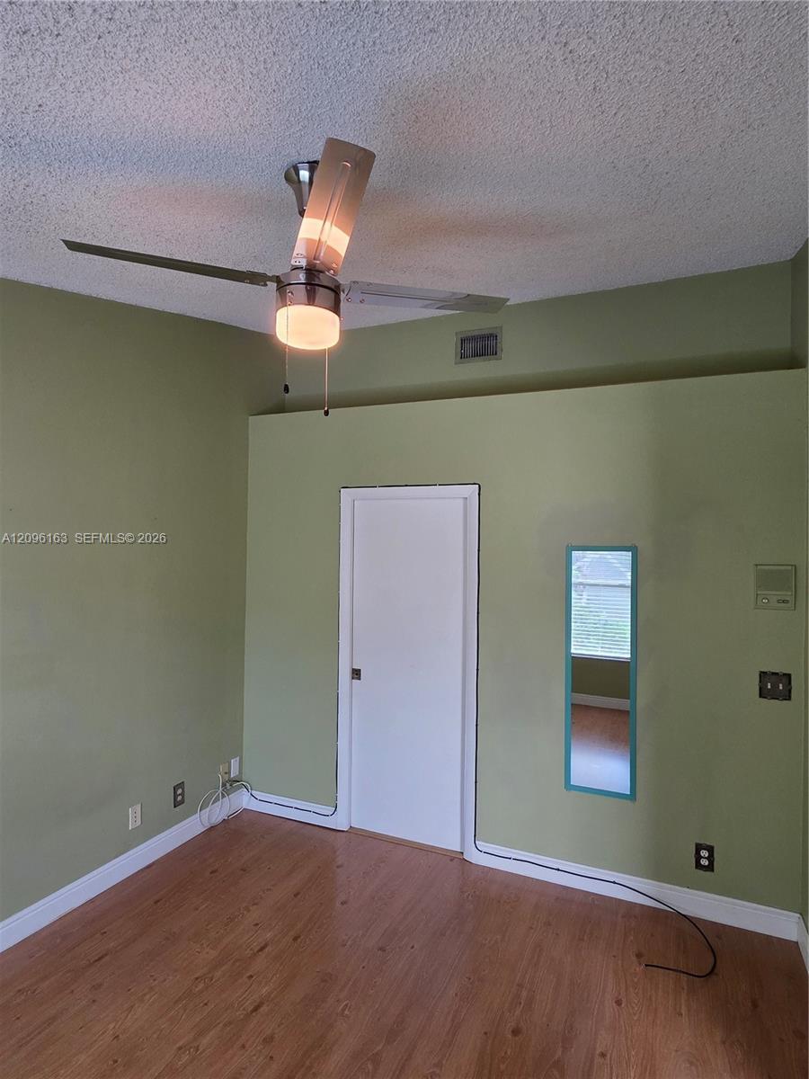 Listing photo 11 for 12123 NW 36th Pl Unit#2-U, Sunrise, FL, 33323
