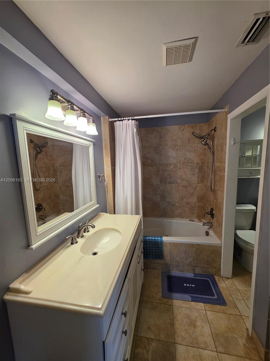 Listing photo 15 for 12123 NW 36th Pl Unit#2-U, Sunrise, FL, 33323