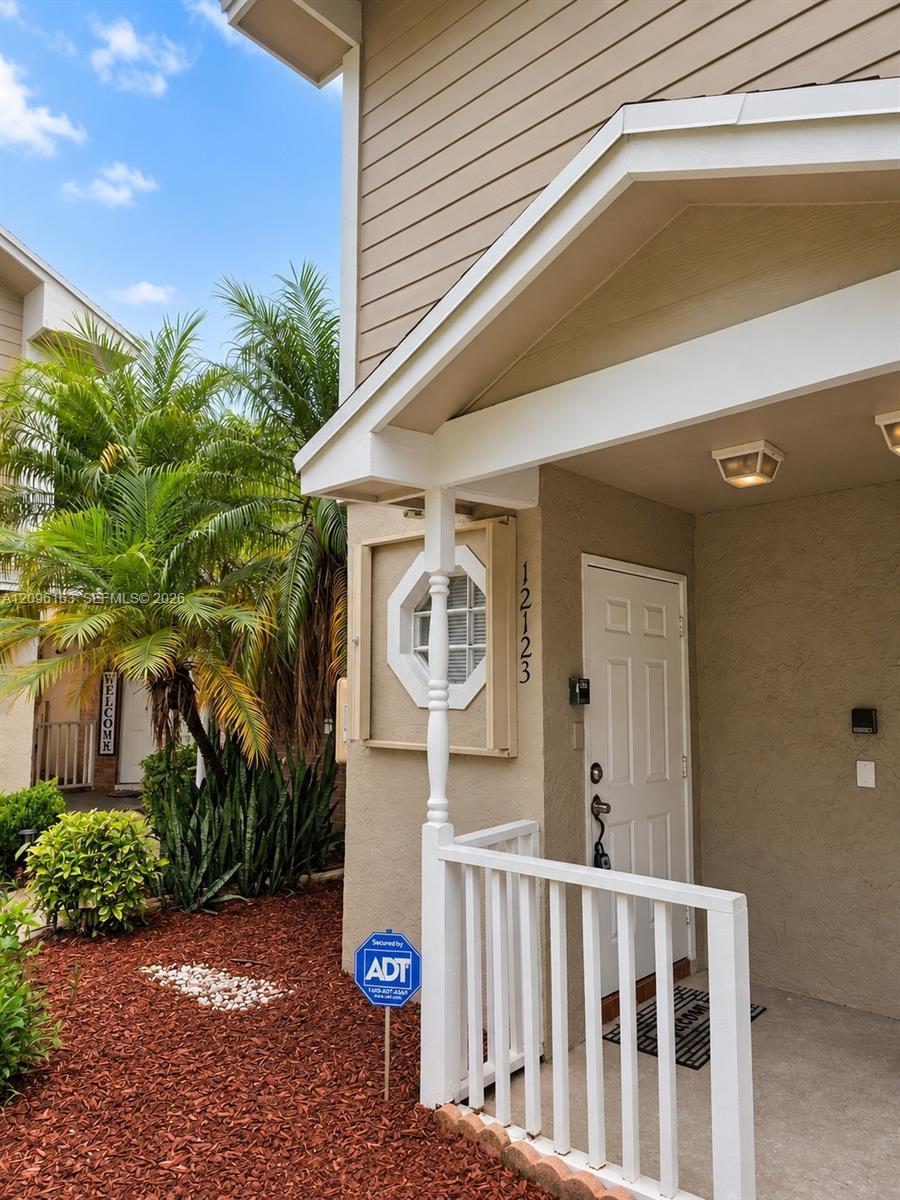 Listing photo 3 for 12123 NW 36th Pl Unit#2-U, Sunrise, FL, 33323